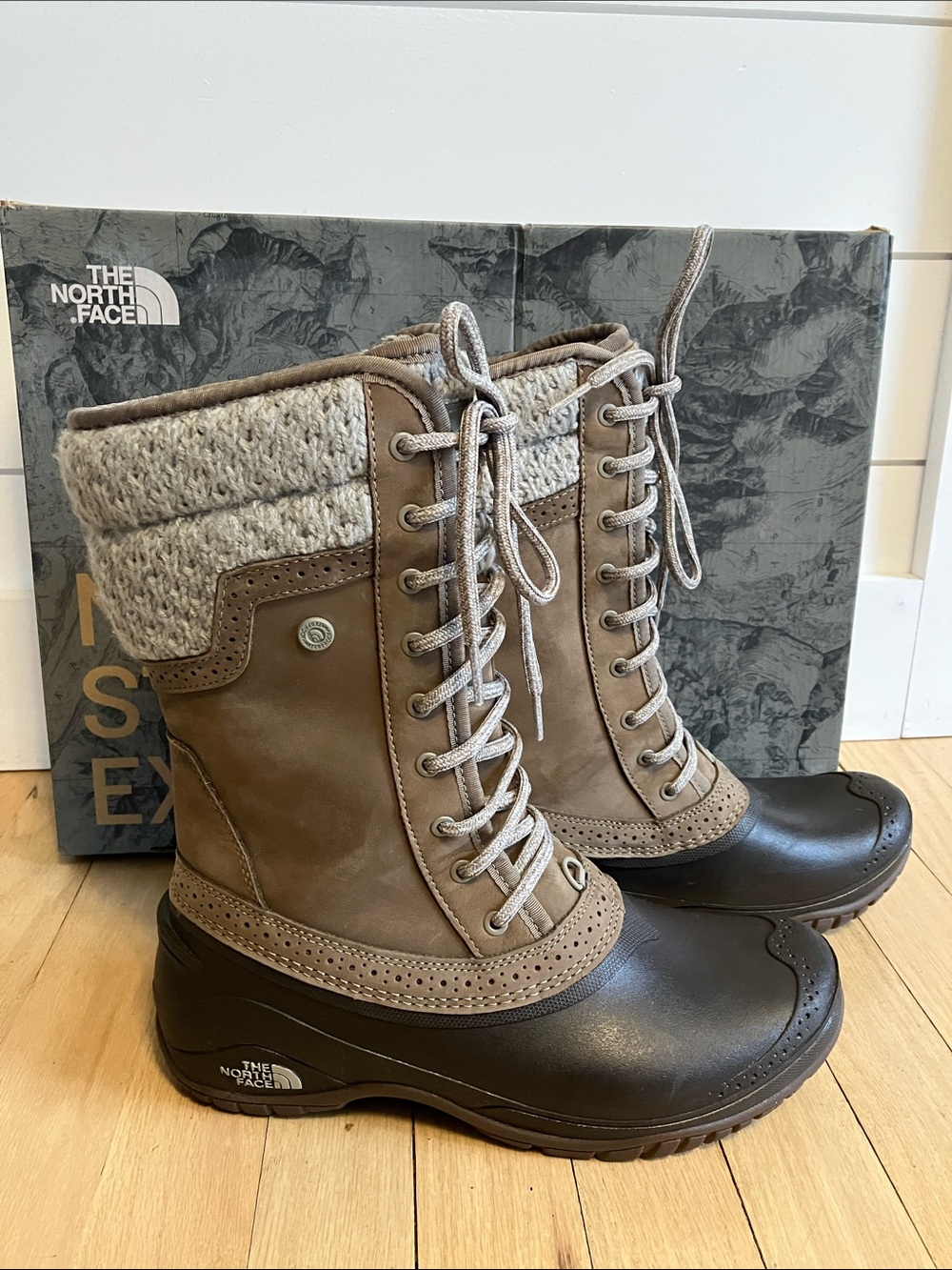 NEW The North Face Women's Shellista II Mid Taupe and Dark Brown Boots 9